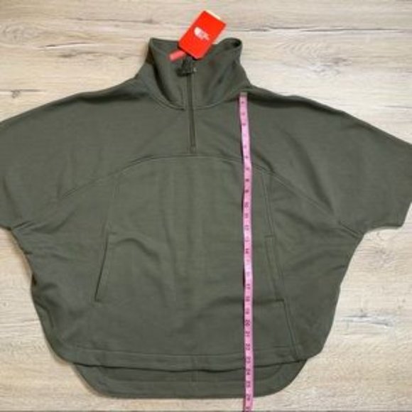 The North Face Women’s Slacker Short Sleeve Poncho - Picture 5 of 5